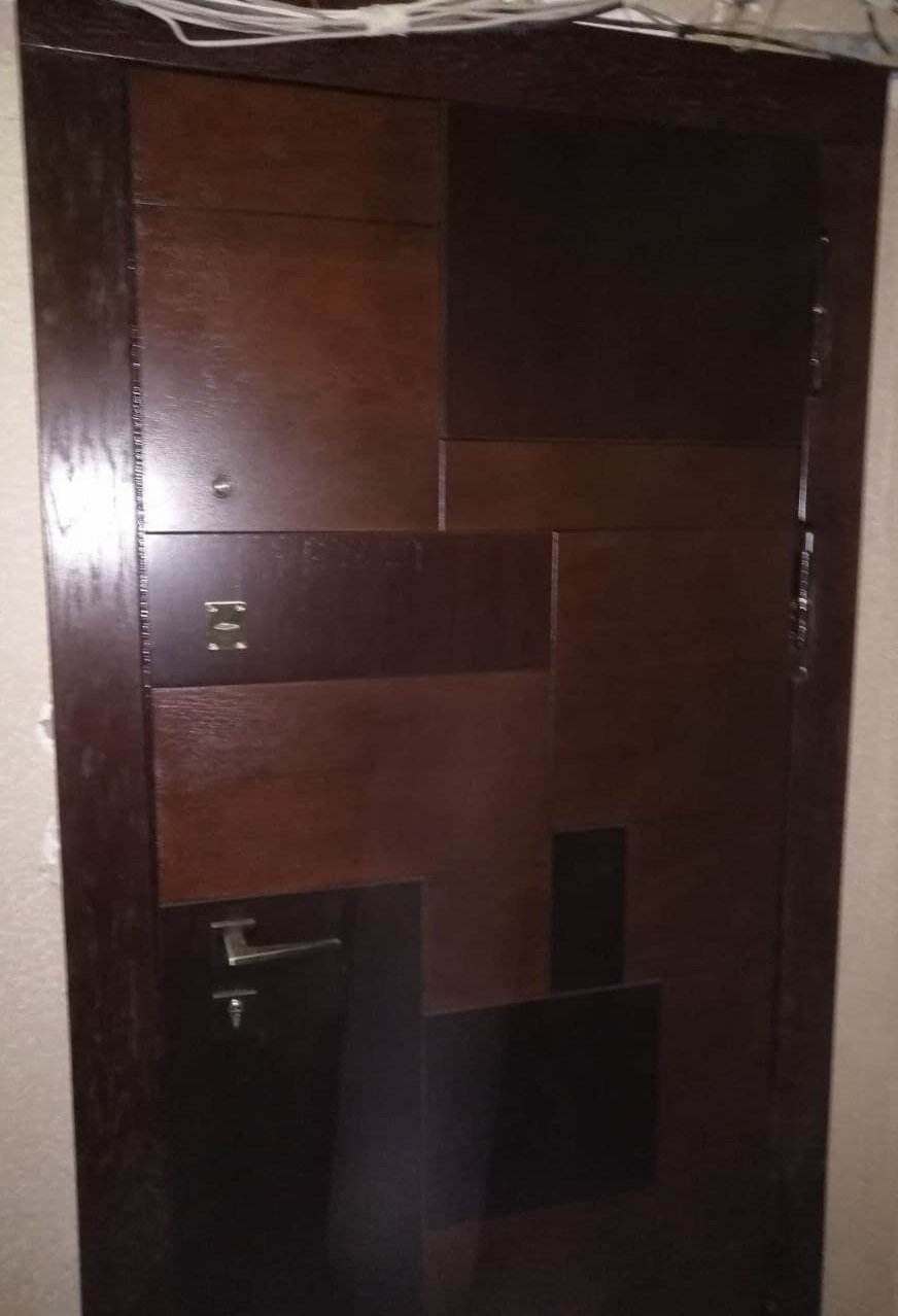 Трехконтурная входная дверь в кватиру RS-805